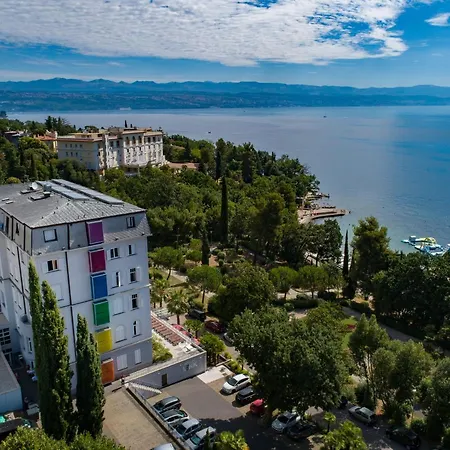 Link Ostello Laurana