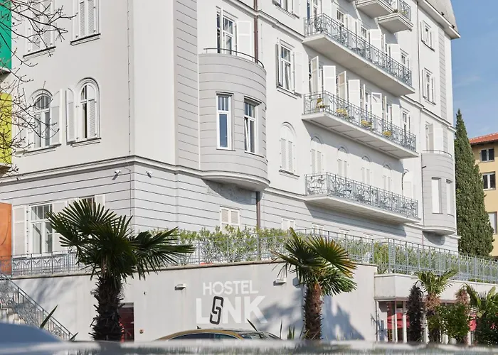 Hostel Link