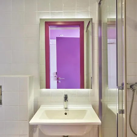 Link Hostel